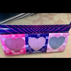 Trixie Cosmetics Back to the Fuschia blush palette *BRAND NEW*